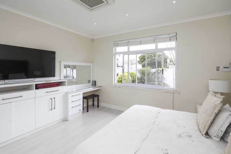 3 Bedroom Property for Sale in Claremont Western Cape